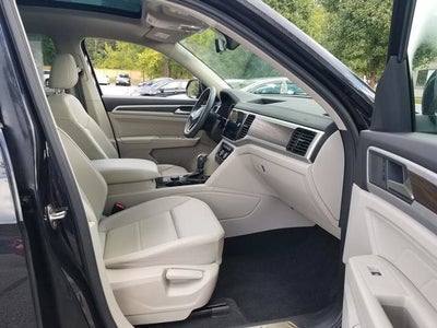 2022 Volkswagen Atlas 3.6L V6 SE w/Technology
