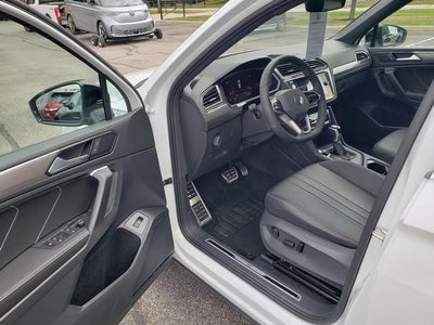 2024 Volkswagen Tiguan 2.0T SE R-Line Black