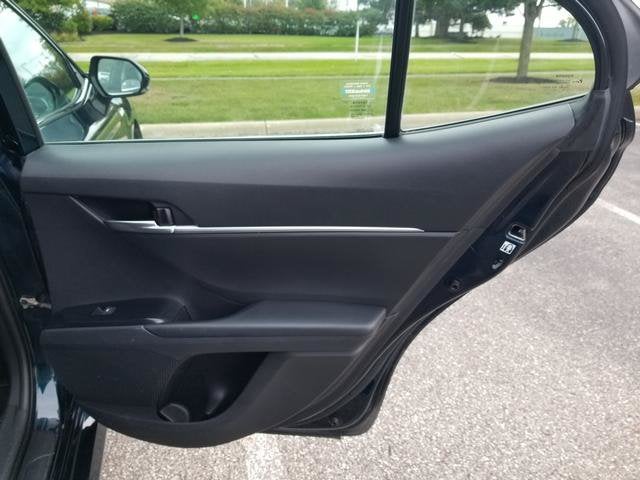 2019 Toyota Camry Hybrid LE
