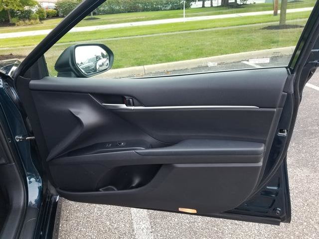 2019 Toyota Camry Hybrid LE