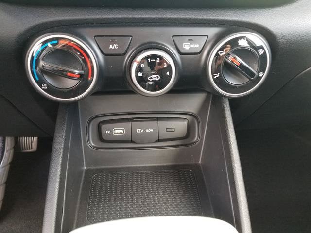 2022 Hyundai Venue SE